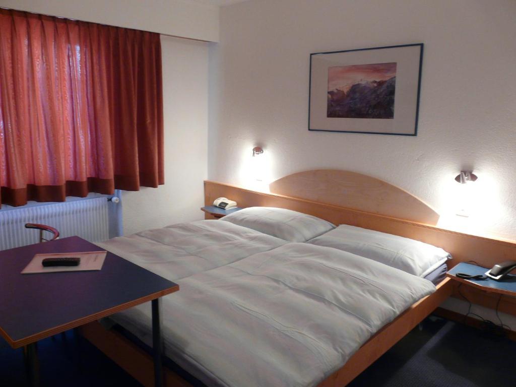 Hotel Garni Domino Saas Fee Oda fotoğraf